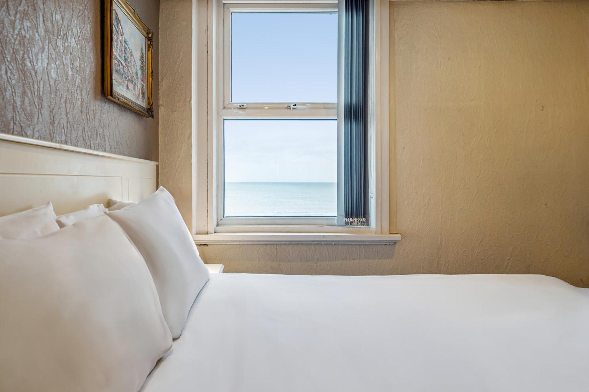 Bluewaters Hotel Blackpool Buitenkant foto